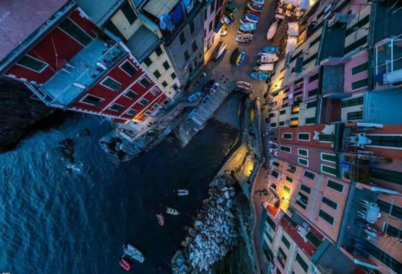 شقة Ca'La Luna - In Centro Con Terrazza ريوماجّوري المظهر الخارجي الصورة